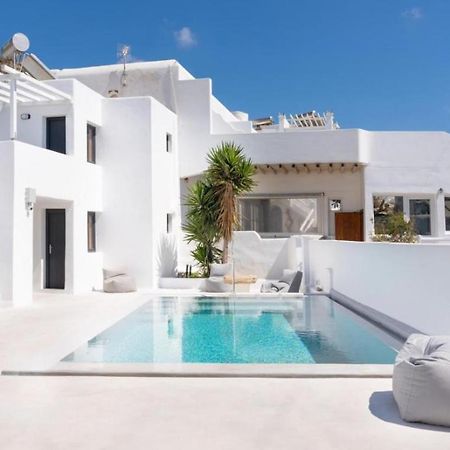 The Coast Suites Tourlos Bagian luar foto