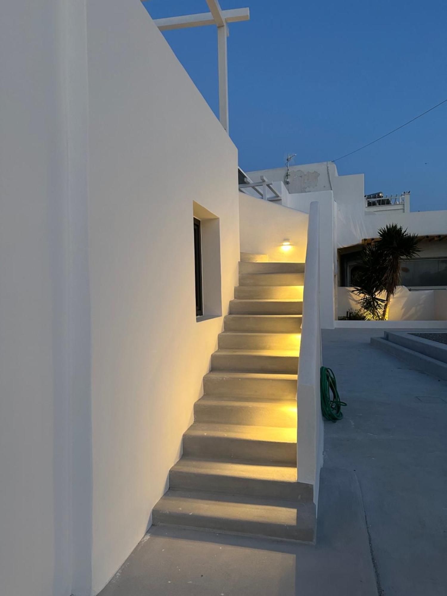 The Coast Suites Tourlos Bagian luar foto