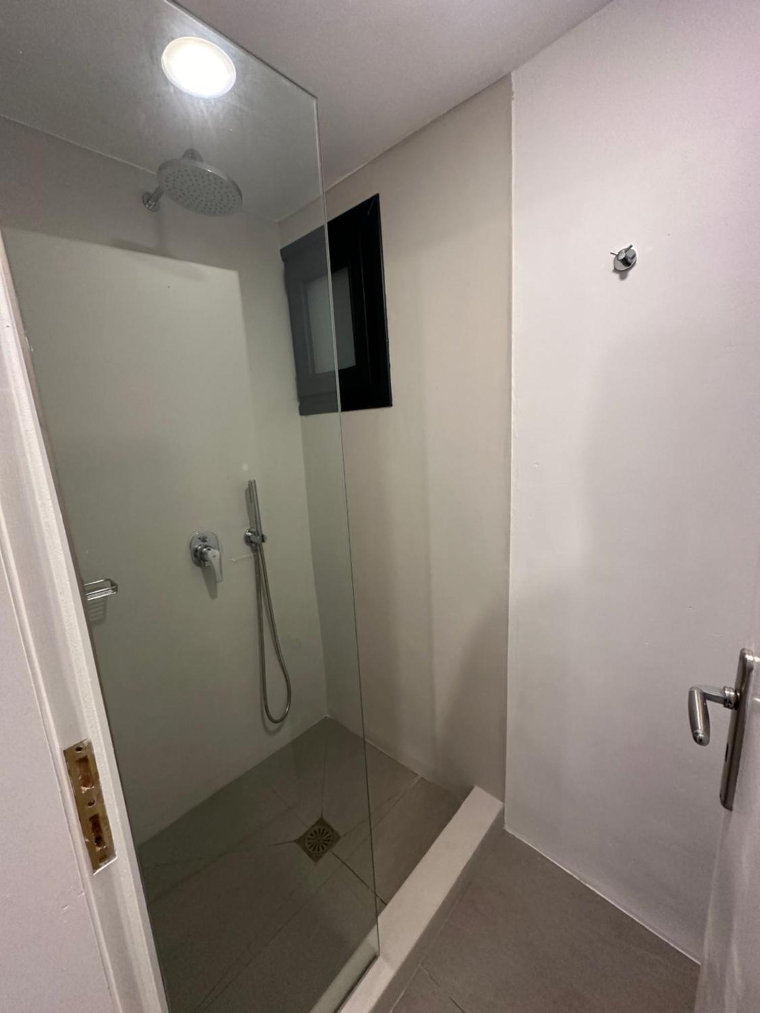 The Coast Suites Tourlos Bagian luar foto