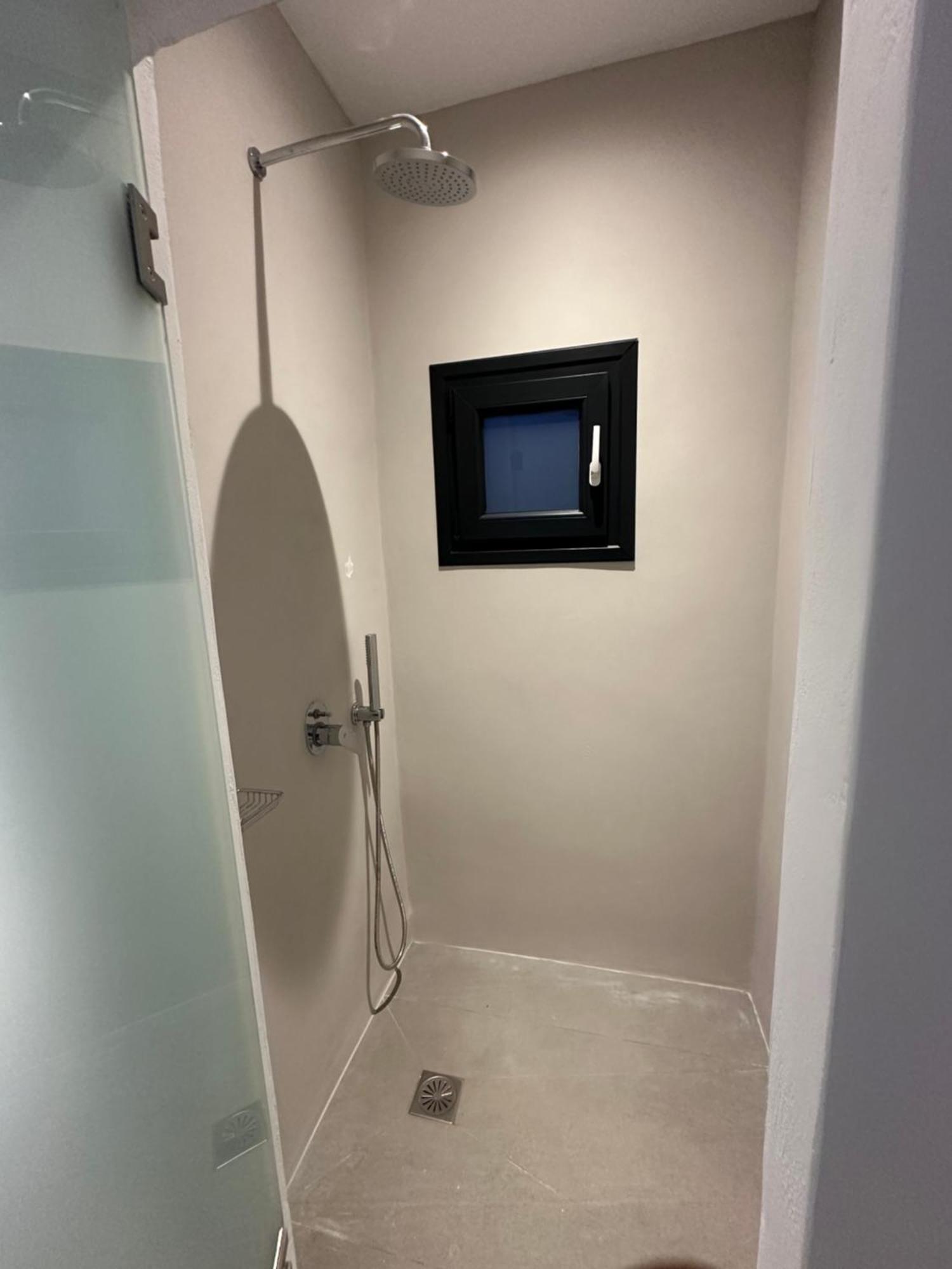 The Coast Suites Tourlos Bagian luar foto